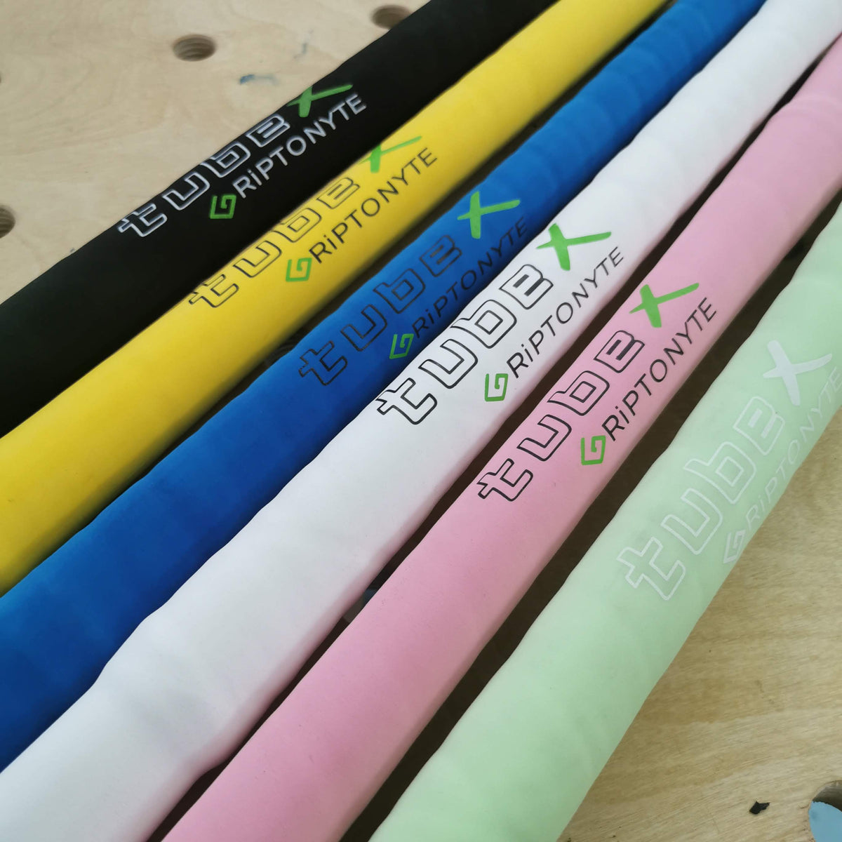 tubeX grip applied to a hockey stick showing heat-shrunk seamless fit